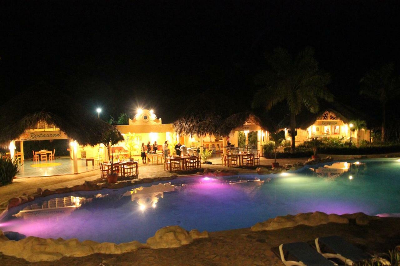 Hotel - Residencial Madrugada لاس تاريناس المظهر الخارجي الصورة